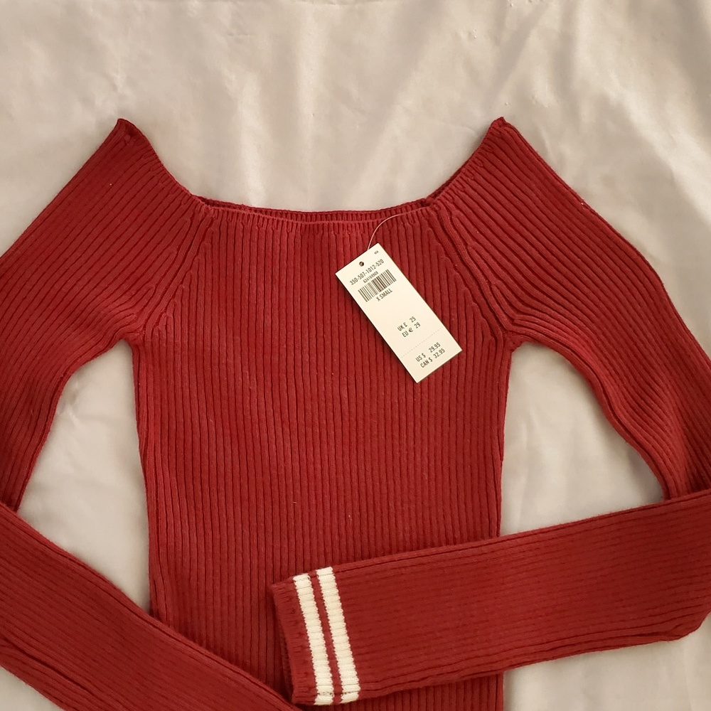 NWT Hollister Red Off the Shoulder LS Sweater XS - Picture 3 of 8